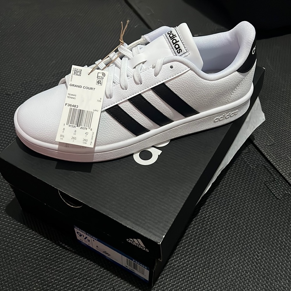 Women’s Adidas Grand Court-NEW